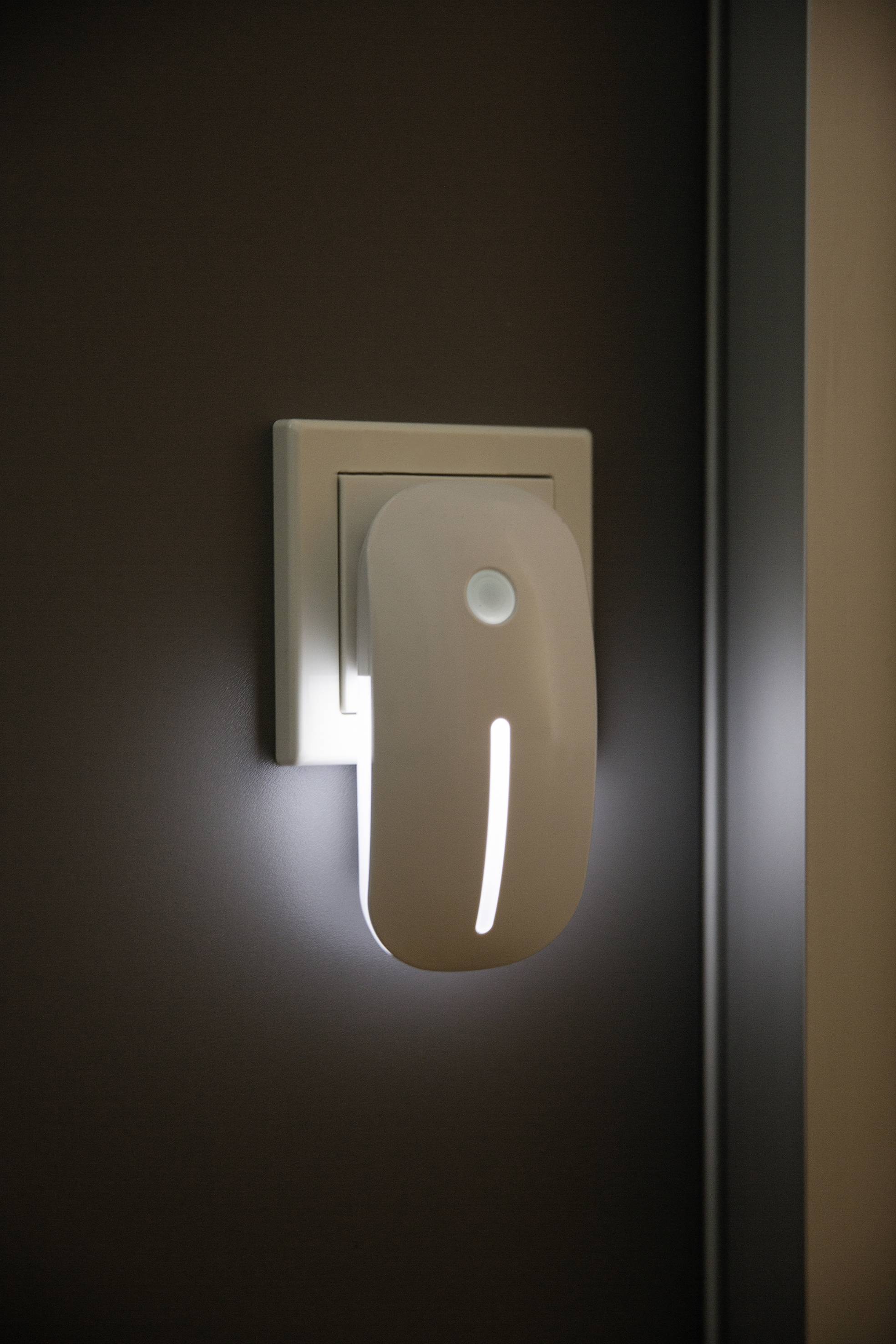 Heitronic 27549 27549 LED-Nachtlicht mit Dämmerungssensor LED Tageslichtweiß Weiß