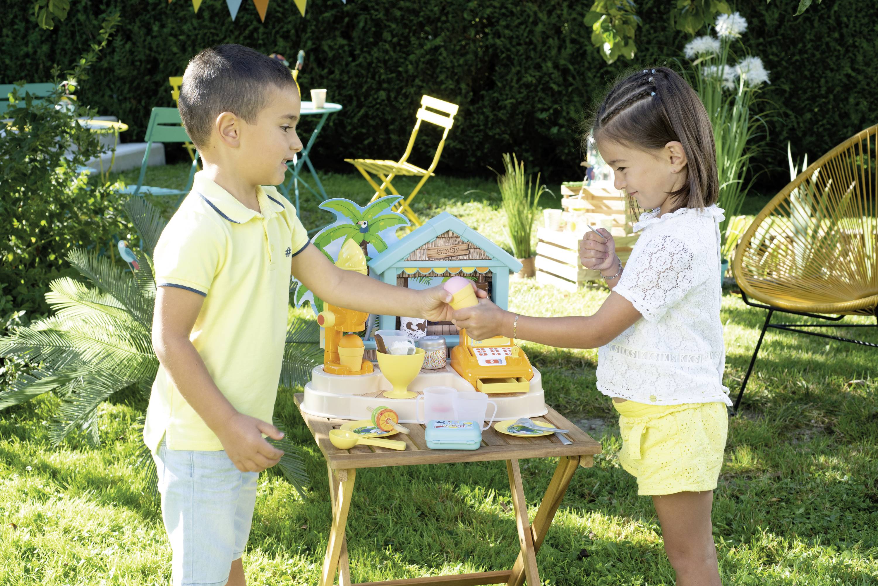 Smoby Beach Bar mit Eismaschine und Kasse