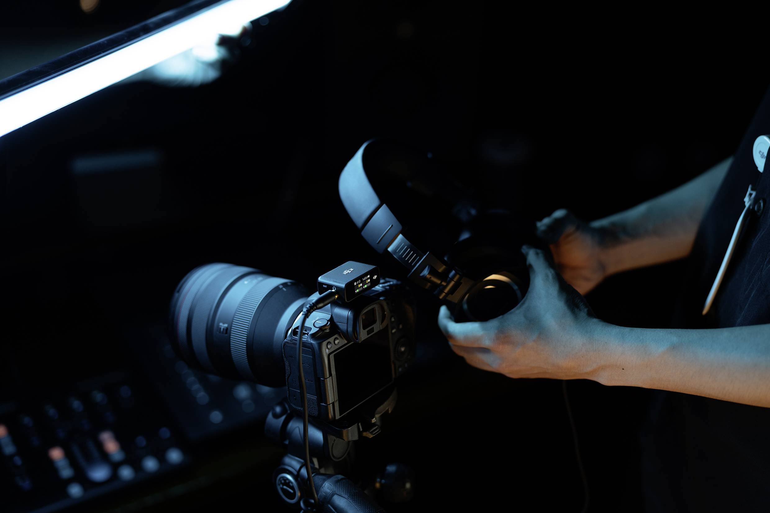 DJI MIC Ansteck Funkmikrofon-Set Übertragungsart (Details):Kabellos inkl. Tasche, inkl. Kabel, inkl. Klammer, inkl. Mikrofoncase Audio, stereo (3.5