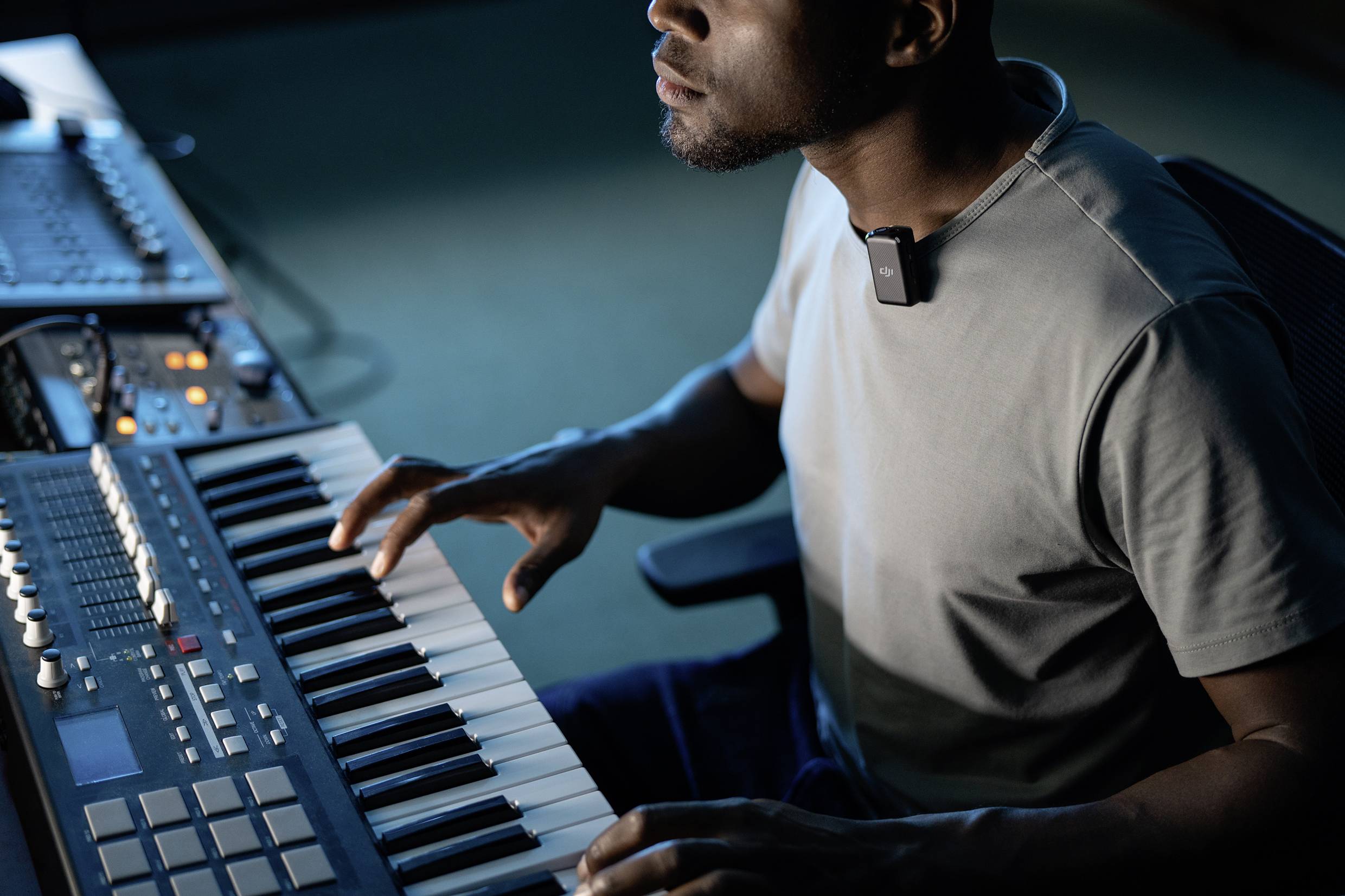 DJI MIC Ansteck Funkmikrofon-Set Übertragungsart (Details):Kabellos inkl. Tasche, inkl. Kabel, inkl. Klammer, inkl. Mikrofoncase Audio, stereo (3.5