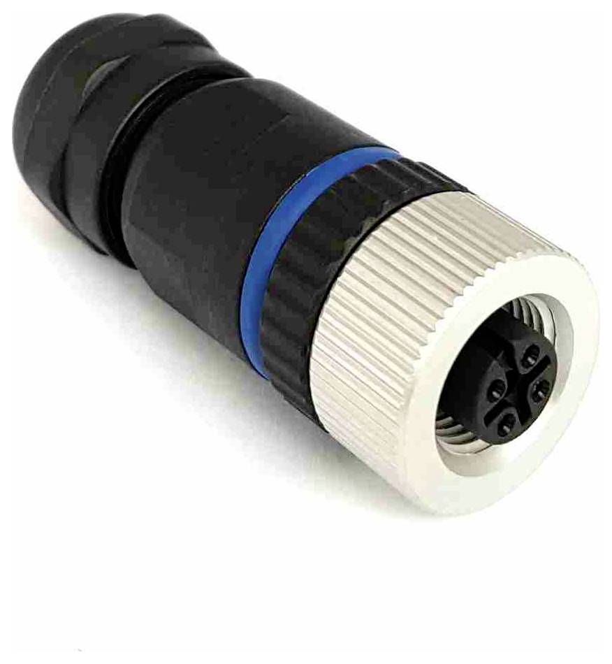 Eine Nahaufnahme eines schwarzen und silbernen zylindrischen Steckers mit vier Stiften, mit einem blauen Band, verwendet für elektrische oder Datenverbindungen.