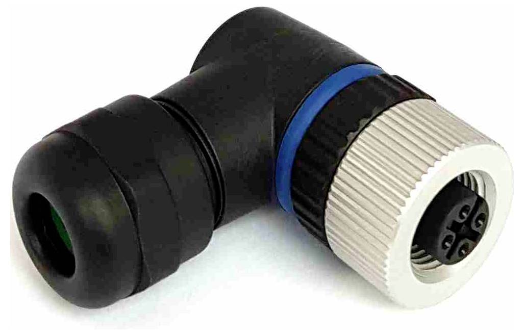 Ein schwarzer und silberner L-förmiger elektrischer Stecker mit mehreren Stiften und einem blauen Ring neben dem gerillten Abschnitt.