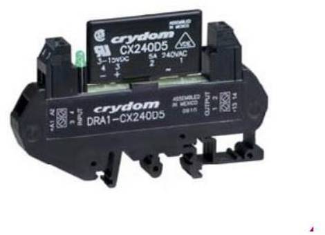 Halbleiterrelais mit sichtbarem 'cryoderm CX240D5', für 3-15VDC-Eingang ausgelegt, 5A, 240VAC-Last, mit Montageklammern ausgestattet.