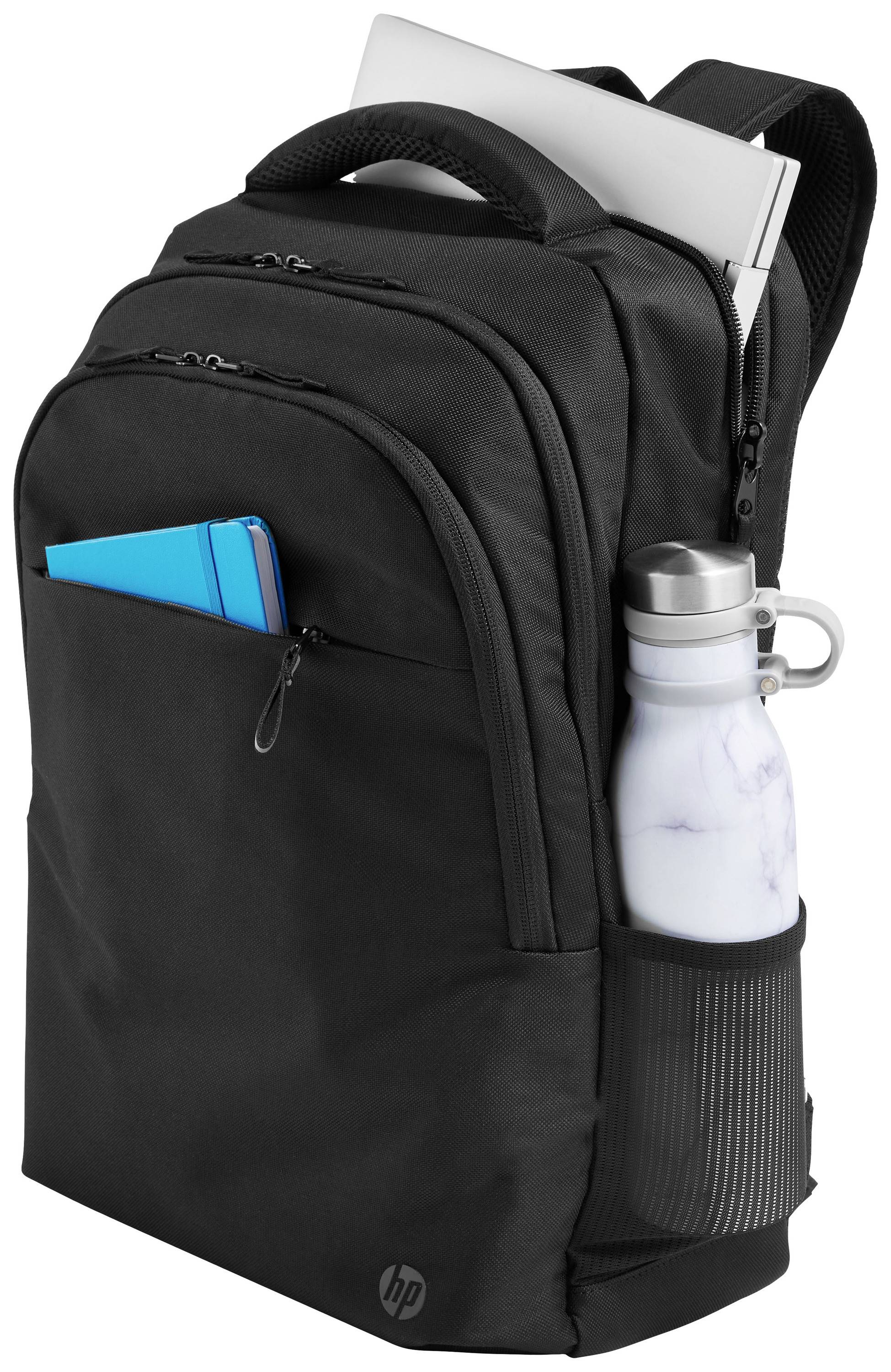 Schwarzer Rucksack mit Laptopfach, Tablet-Tasche und Wasserflaschenhalterung. Enthält einen Laptop und ein blaues Notizbuch.