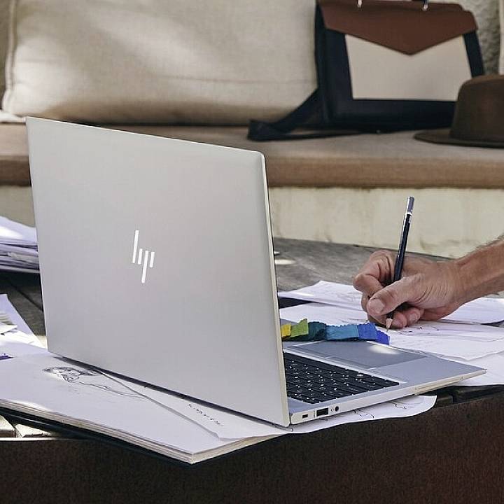 HP Notebook EliteBook 850 G8 39.6 cm (15.6 Zoll) Full HD Intel® Core™ i5 i5-1135G7 8 GB RAM 256 GB SSD Intel® Iris® Xᵉ Graphics Win 11 Pro