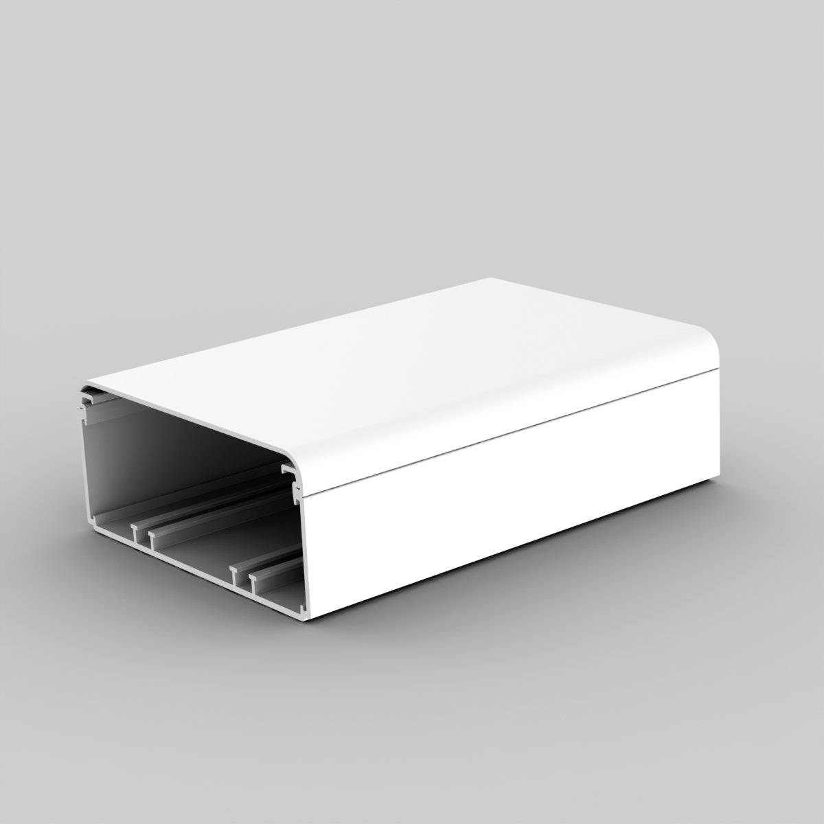 Ein rechteckiges, weißes Kunststoff- oder Metallgehäuse, offen an einer Seite, vor einem grauen Hintergrund.