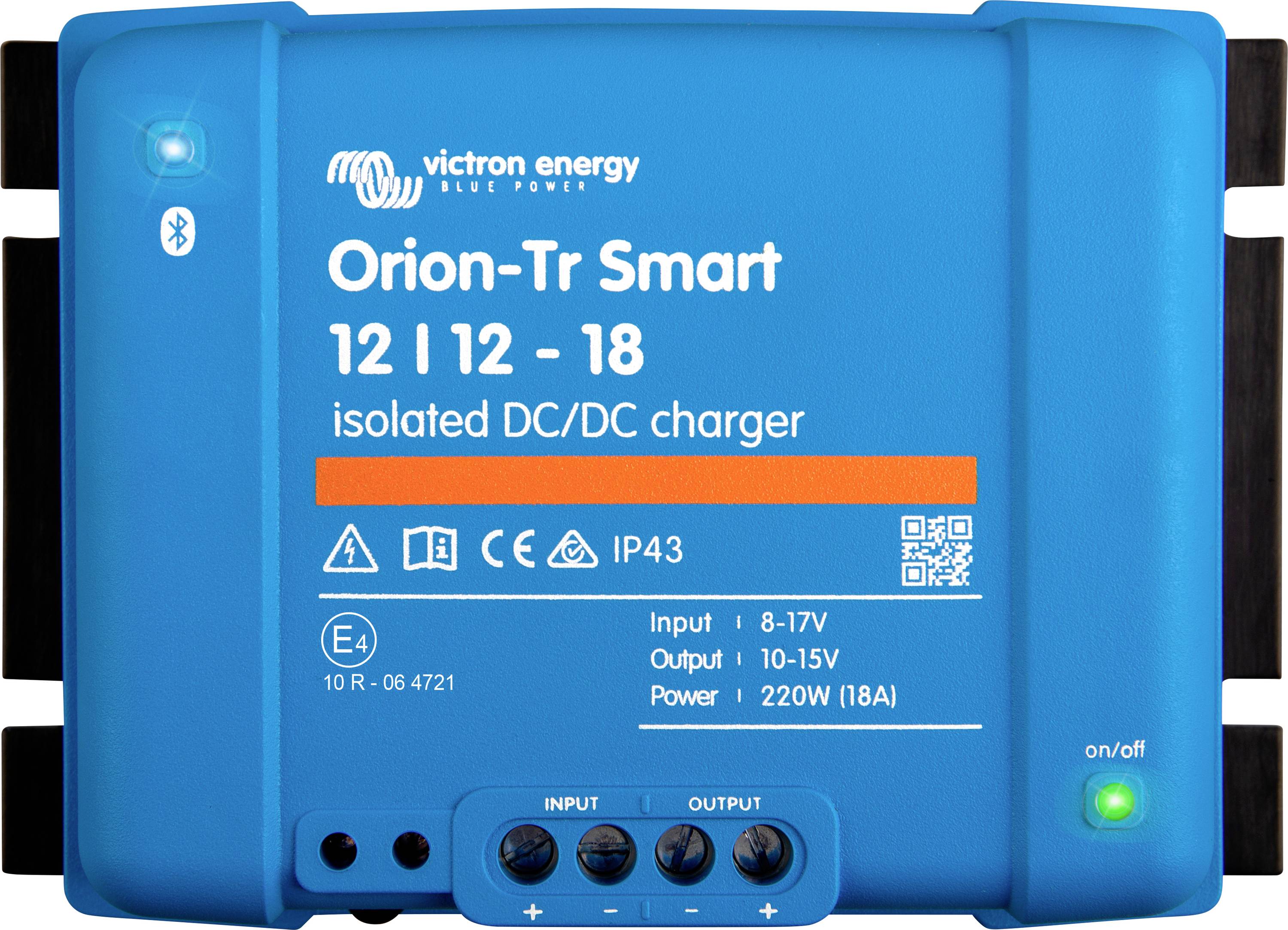 Blauer DC/DC-Ladegerät mit der Bezeichnung 'Orion-Tr Smart 12 I 12-18' von Victron Energy. Es verfügt über Eingabe- und Ausgabespezifikationen, Sicherheitssymbole und eine Statusanzeige.