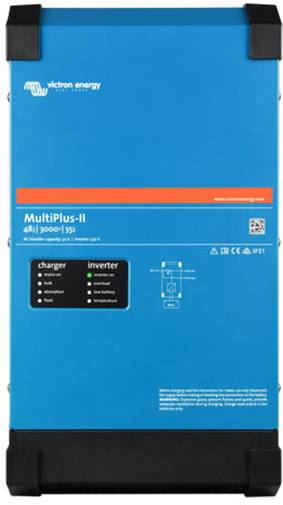 Blauer Victron Energy MultiPlus-II Wechselrichter mit Modelldetails und technischen Spezifikationen auf der Vorderseite.