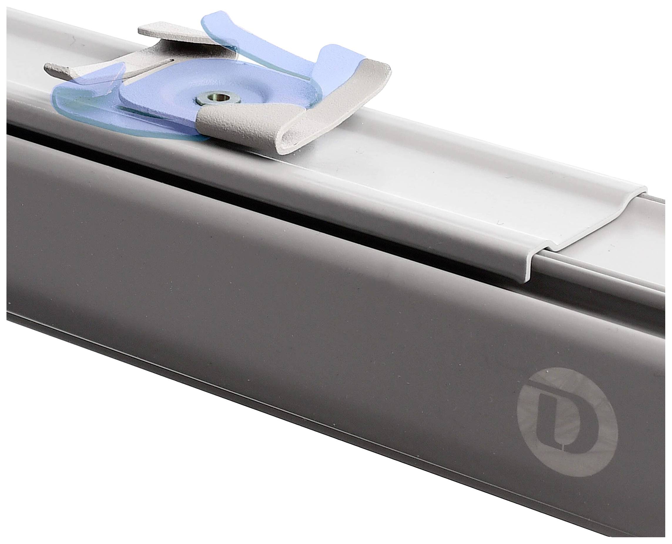 Halterung für Schienen mit blau-grauer Kunststoffklemme auf einer grauen Metallschiene. Enthält ein markantes Firmenlogo.