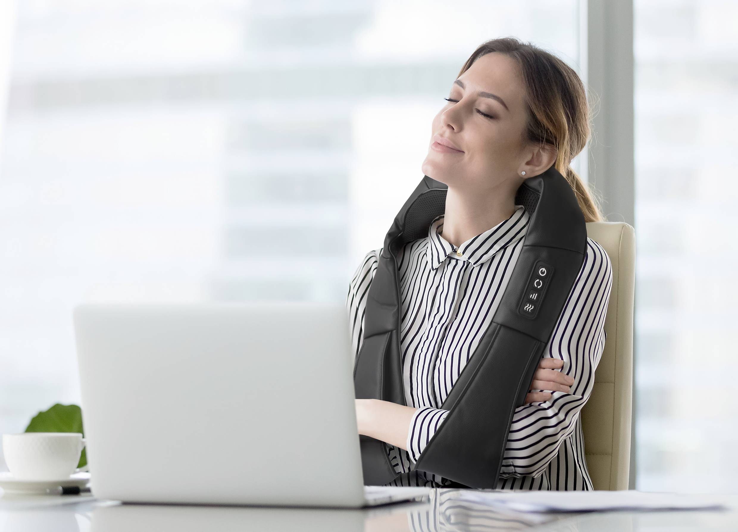 Shiatsu Nackenmassagegerät 24W Schwarz