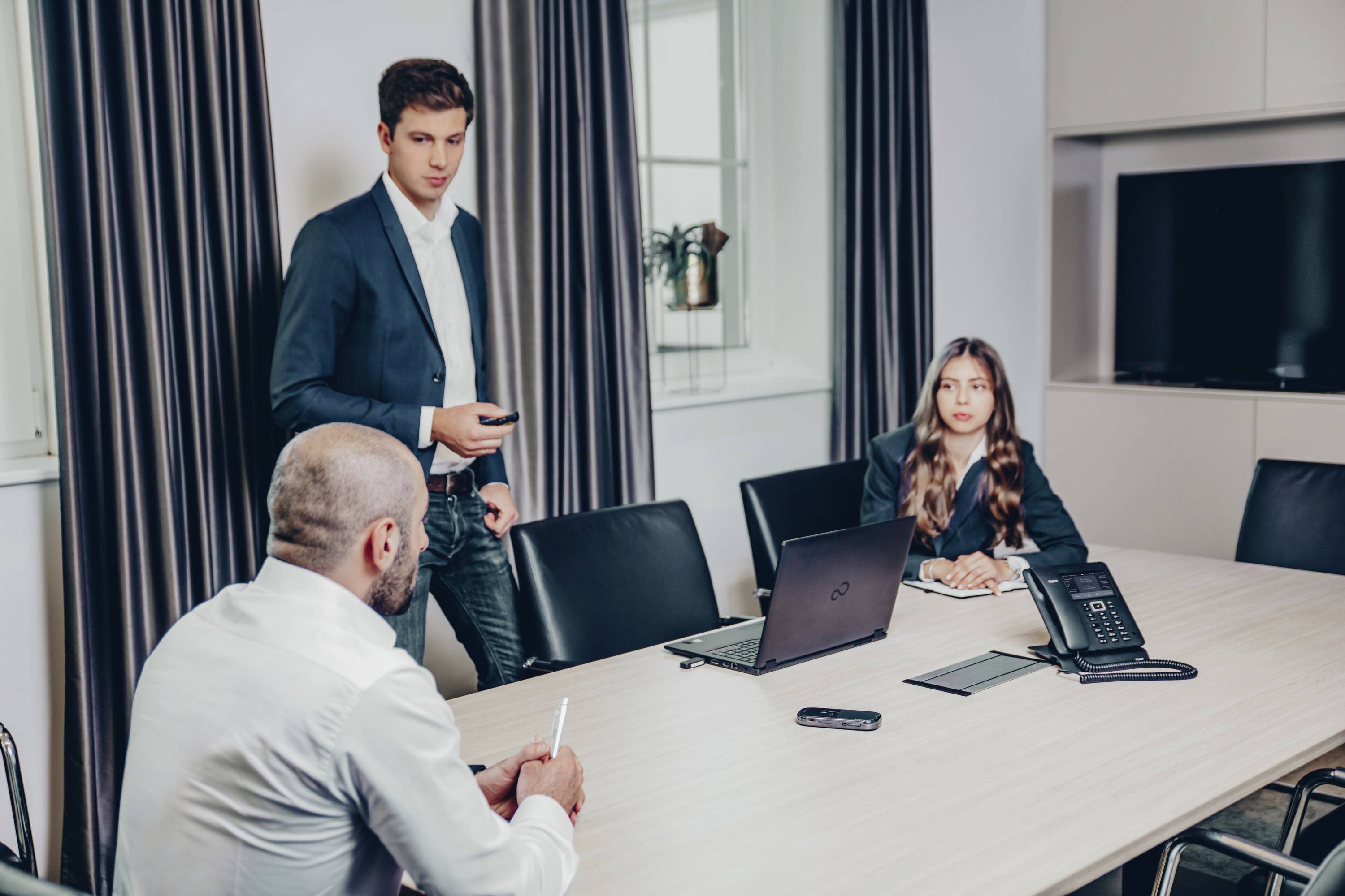 Gigaset ION Konferenzlautsprecher Geeignet für z.B. Microsoft Teams, Zoom USB-C® Grau