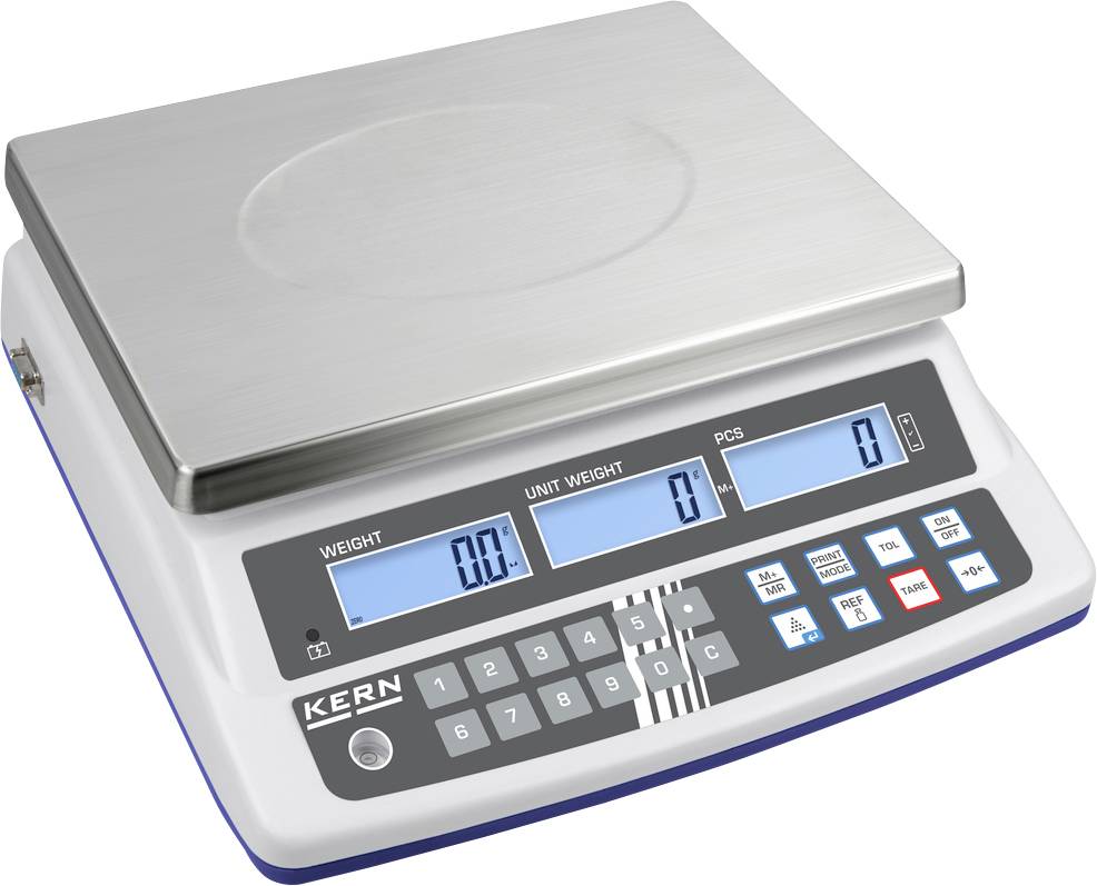 Elektronische Waage mit digitalem Display, zeigt Gewichtseinheiten und Stückzahl. Verwendung in Handel oder Laborumgebung.