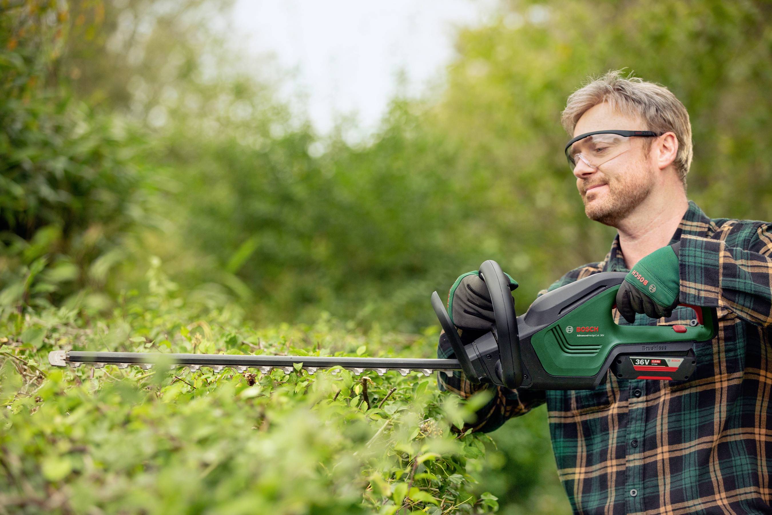 Bosch Home and Garden AdvancedHedgecut 36V-65-28 Akku Heckenschere inkl. Akku, inkl. Ladegerät 36 V Li-Ion