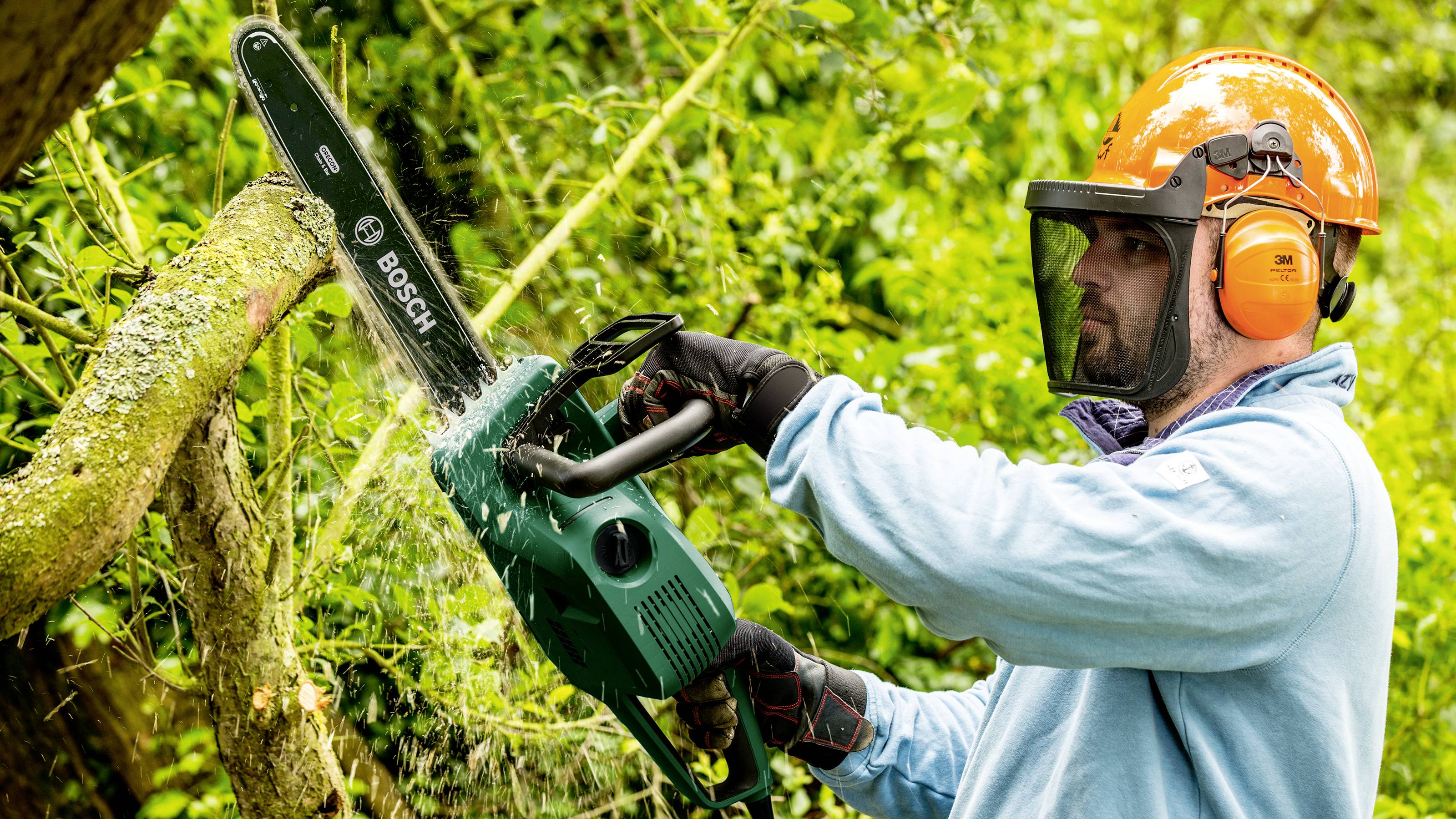 Bosch Home and Garden UniversalChain 35 Elektro Kettensäge 1800 W Schwertlänge 350 mm