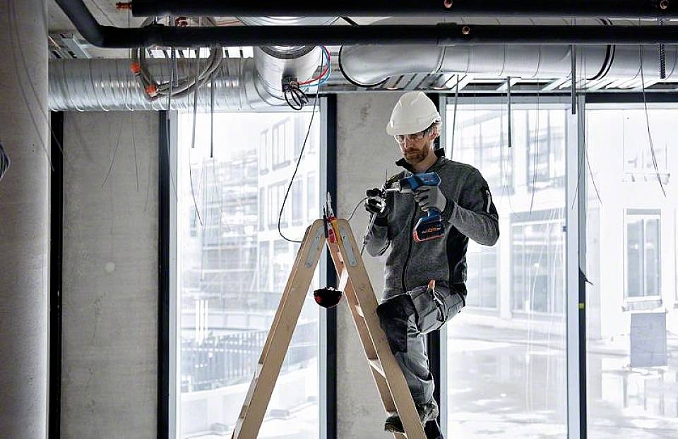 Bosch Professional 06012A6501 GHG 18V-50solo Heißluftgebläse ohne Akku, ohne Ladegerät, inkl. Koffer