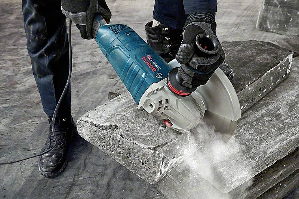 Bosch Professional GWS 24-230 P 06018C3100 Winkelschleifer 230mm 2400W