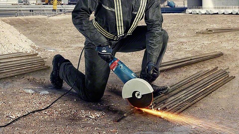 Bosch Professional GWS 24-230 JZ 06018C3300 Winkelschneider 230mm 2400W