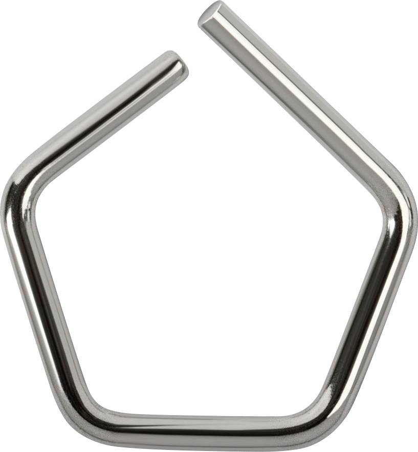 Ein silbernes Metallstück in Form eines unvollständigen Fünfecks mit offenen Enden, auf weißem Hintergrund.