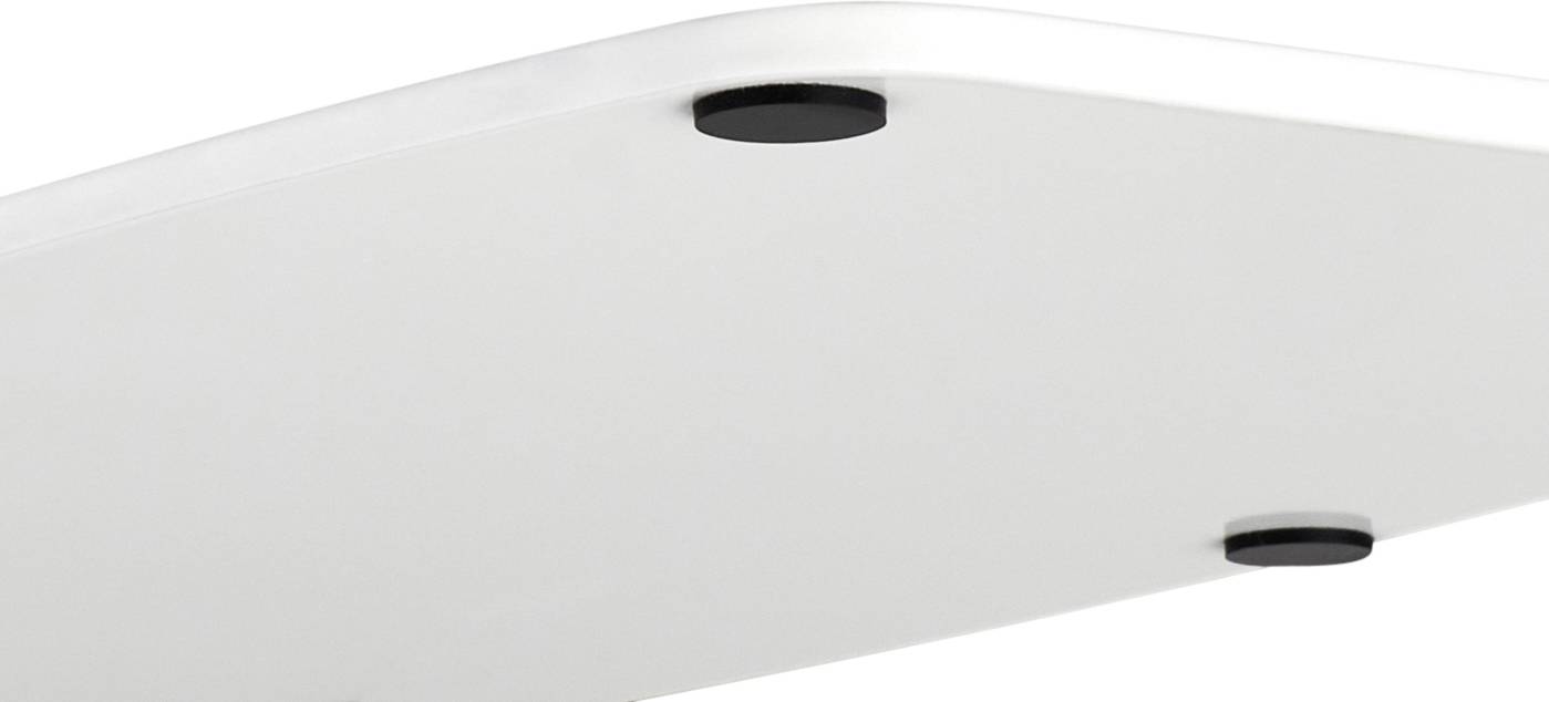 Untere Ecke eines weißen Tisches mit drei schwarzen, runden Filzgleitern, die als Schutz vor Kratzern auf dem Boden dienen.