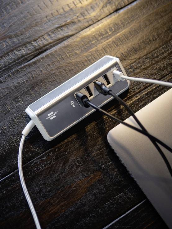 Brennenstuhl USB Ladegerät 20W 4x USB-A, 1x USB-C® USB PD Silber, Weiß Innenbereich