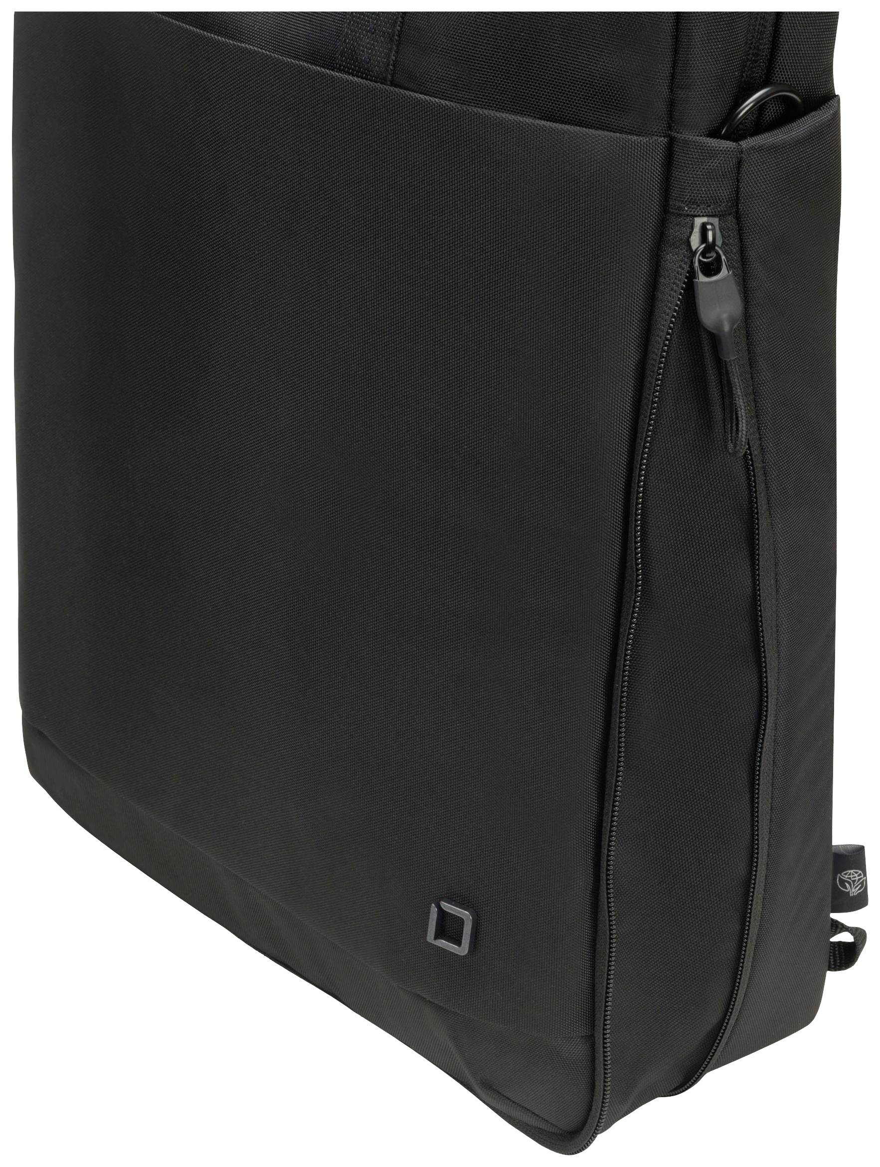 Ein schwarzer Rucksack mit vertikalem Reißverschluss an der Seite und einem kleinen quadratischen Logo an der unteren Ecke.