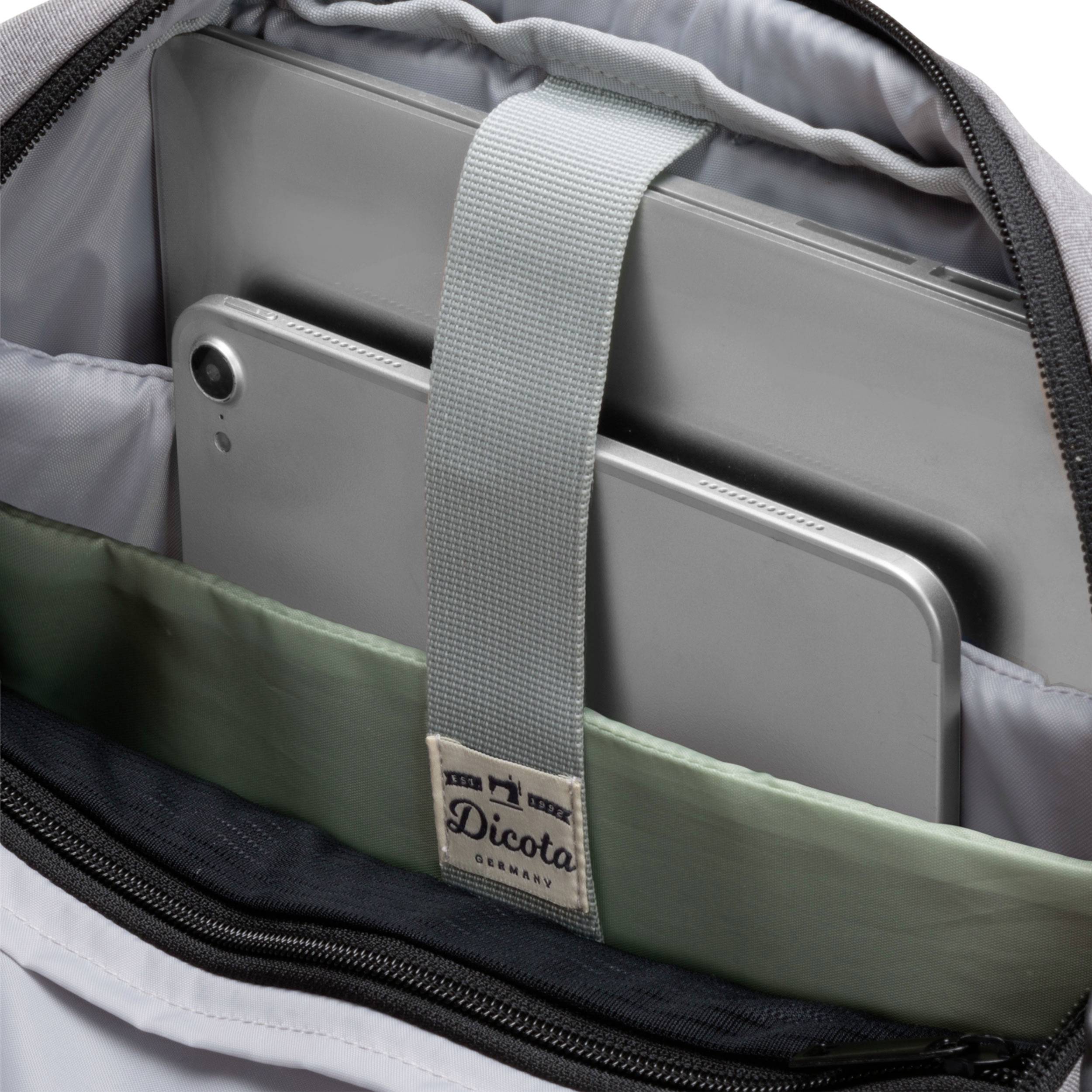 Ein Tablet steckt in einer grauen Tasche, die mit einer Lasche gesichert ist und von der Marke 'Dicota' stammt.