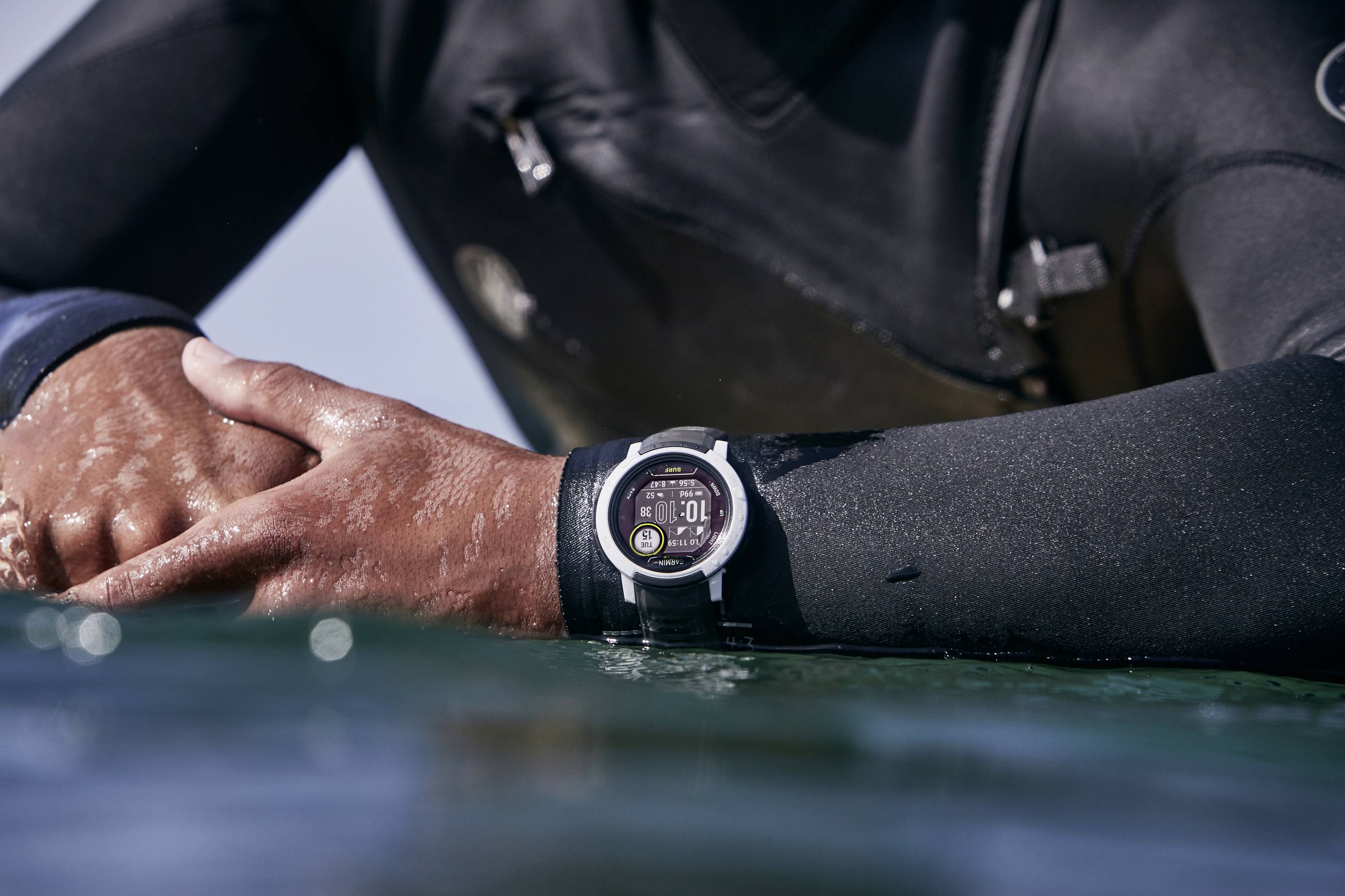 Garmin INSTINCT® 2S SOLAR SURF EDITION Smartwatch Weiß