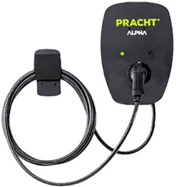 Eine schwarze Wallbox mit der Aufschrift 'Pracht Alpha', ein grünes Licht zeigt Betriebsbereitschaft an. Ein Kabel ist angeschlossen.