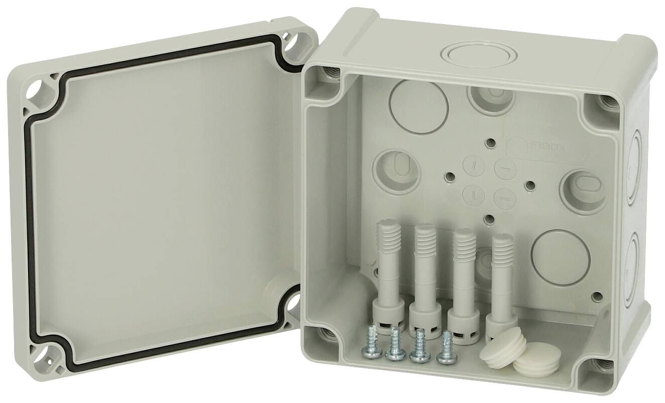 Graue, geöffnete Abzweigdose aus Kunststoff mit eingesetzten Kabelverschraubungen und Schrauben. Sie zeigt die Innenseite und Montagemöglichkeiten.
