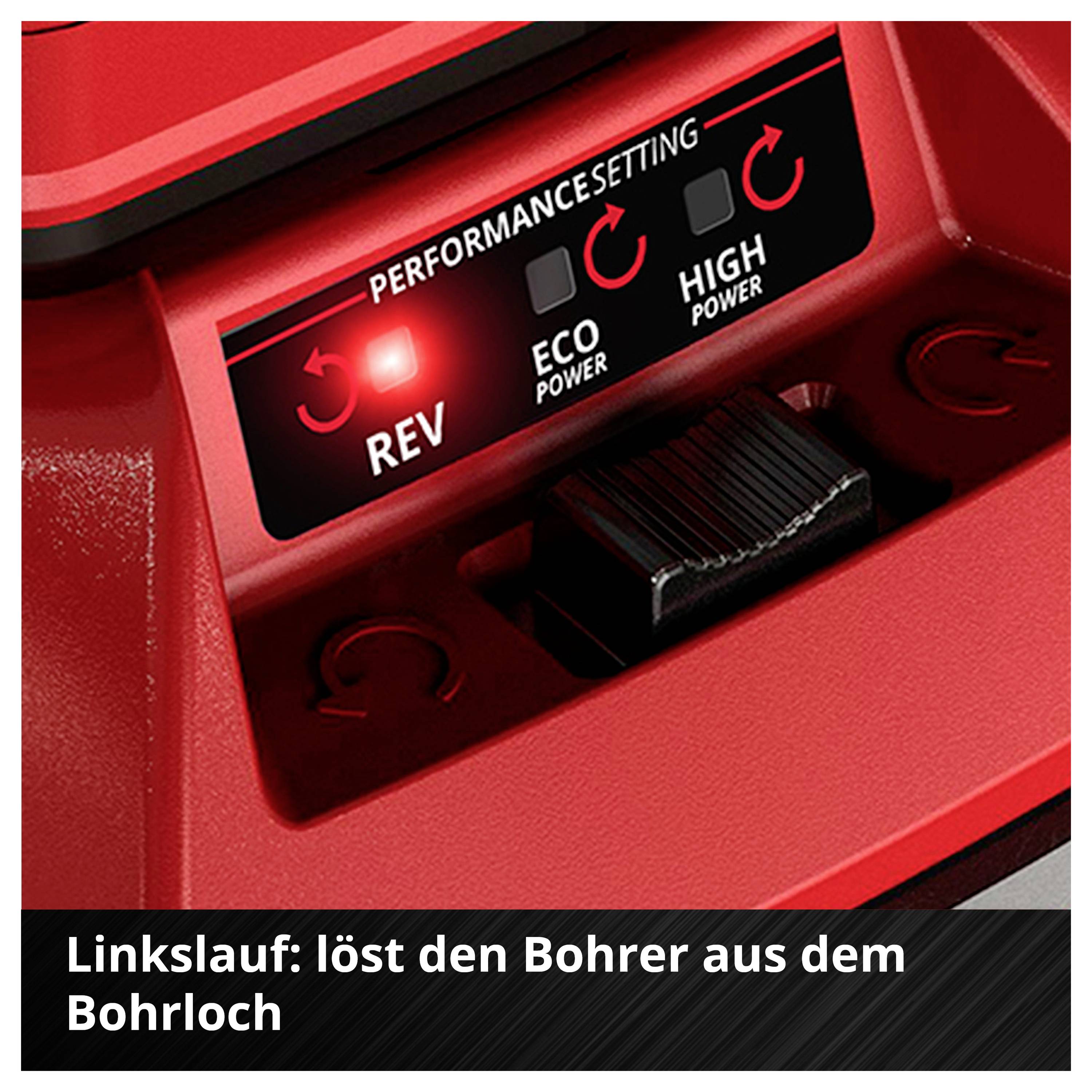 Nahaufnahme eines roten Bohrers mit Modusschalter 'Performance Setting': Linksauf löst den Bohrer aus dem Bohrloch.
