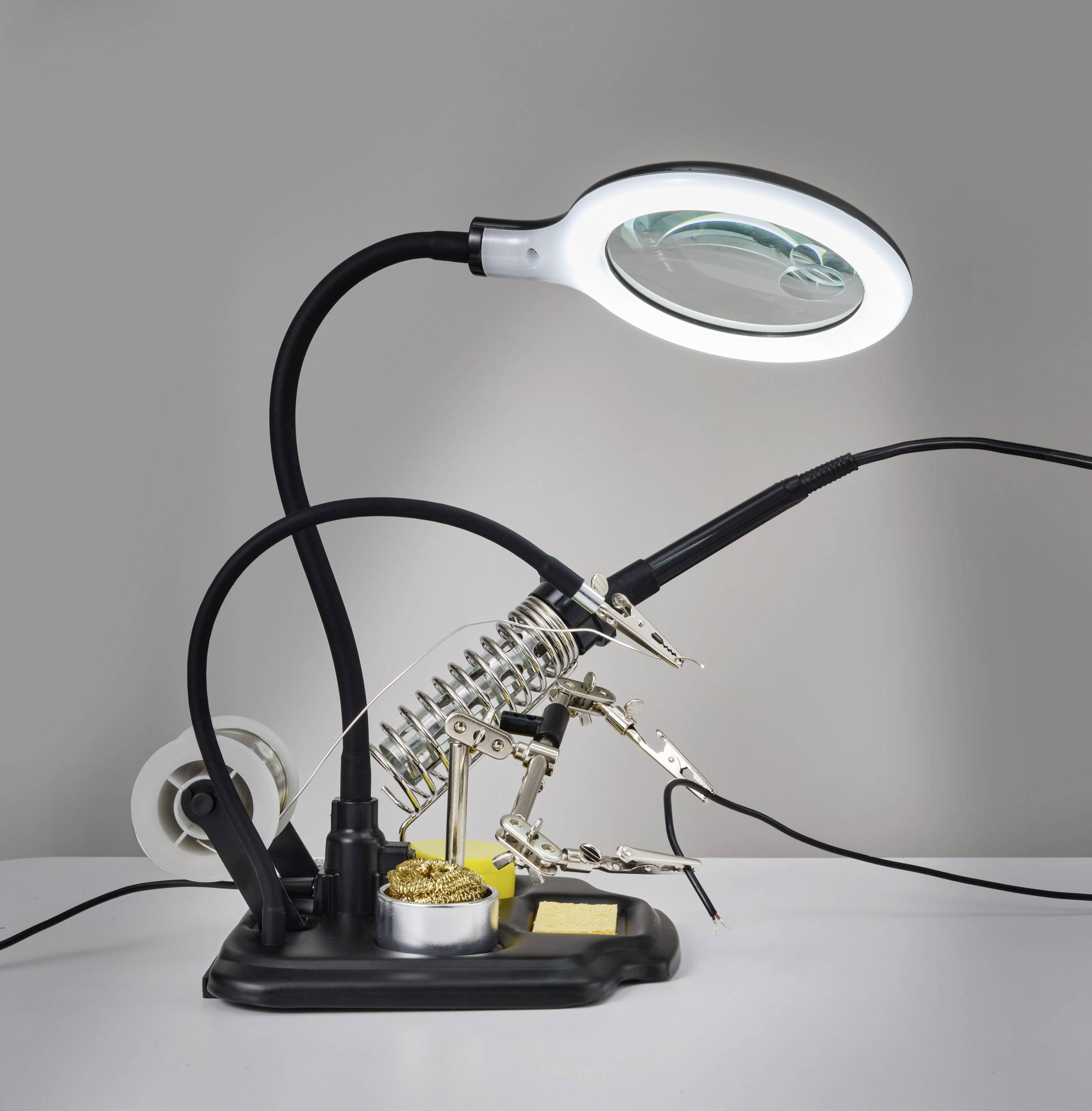 TOOLCRAFT TO-7580322 TOOLCRAFT LED-Lupenleuchte mit 3. Hand Vergrößerungsfaktor=1.75 x, 4 x 100 mm 2021 Energieeffizienzklasse G (A - G)