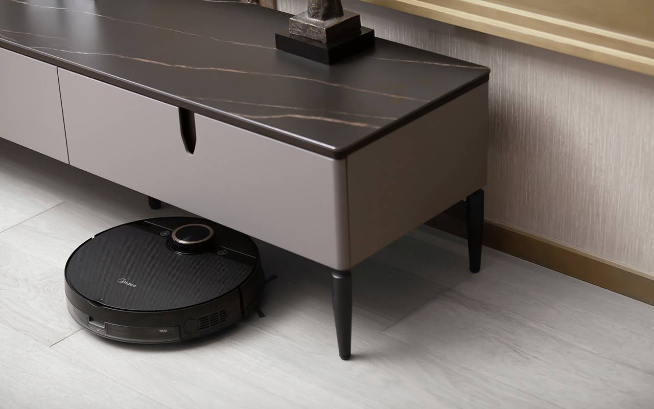 Midea Europe M7 pro Saug-und Wischroboter Schwarz Vibrationswischen, 2 Wassertanks, App gesteuert, Fernbedienbar, inkl. Akku