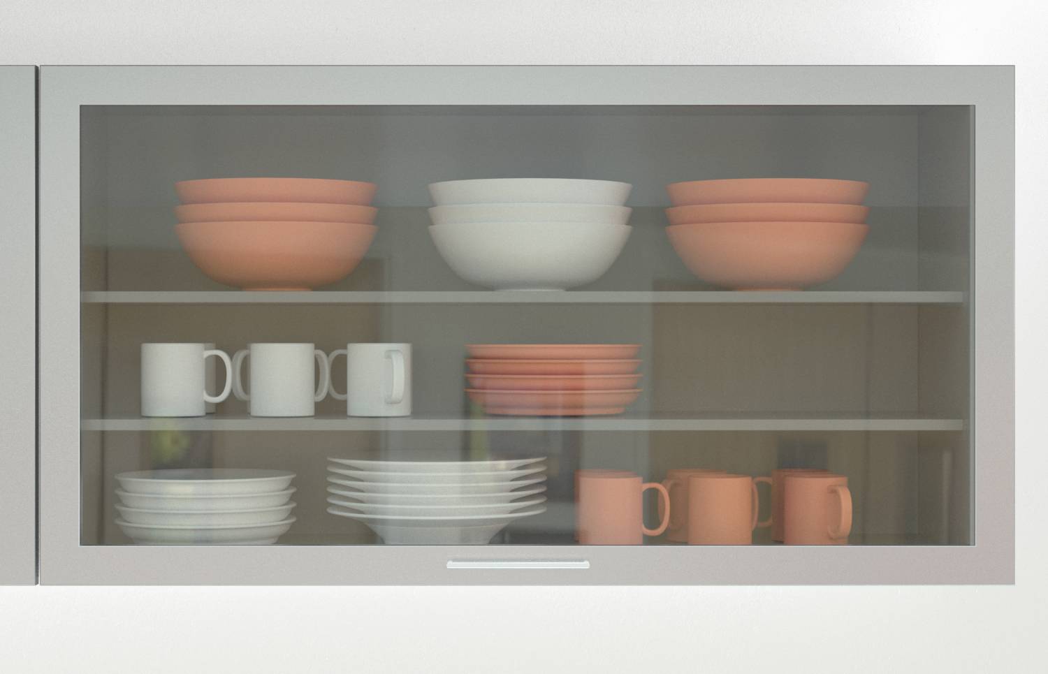 Ein Küchenschrank mit Glastüren, in dem ordentlich gestapelte orange und weiße Schüsseln, Teller und Tassen auf drei Regalen ausgestellt sind.