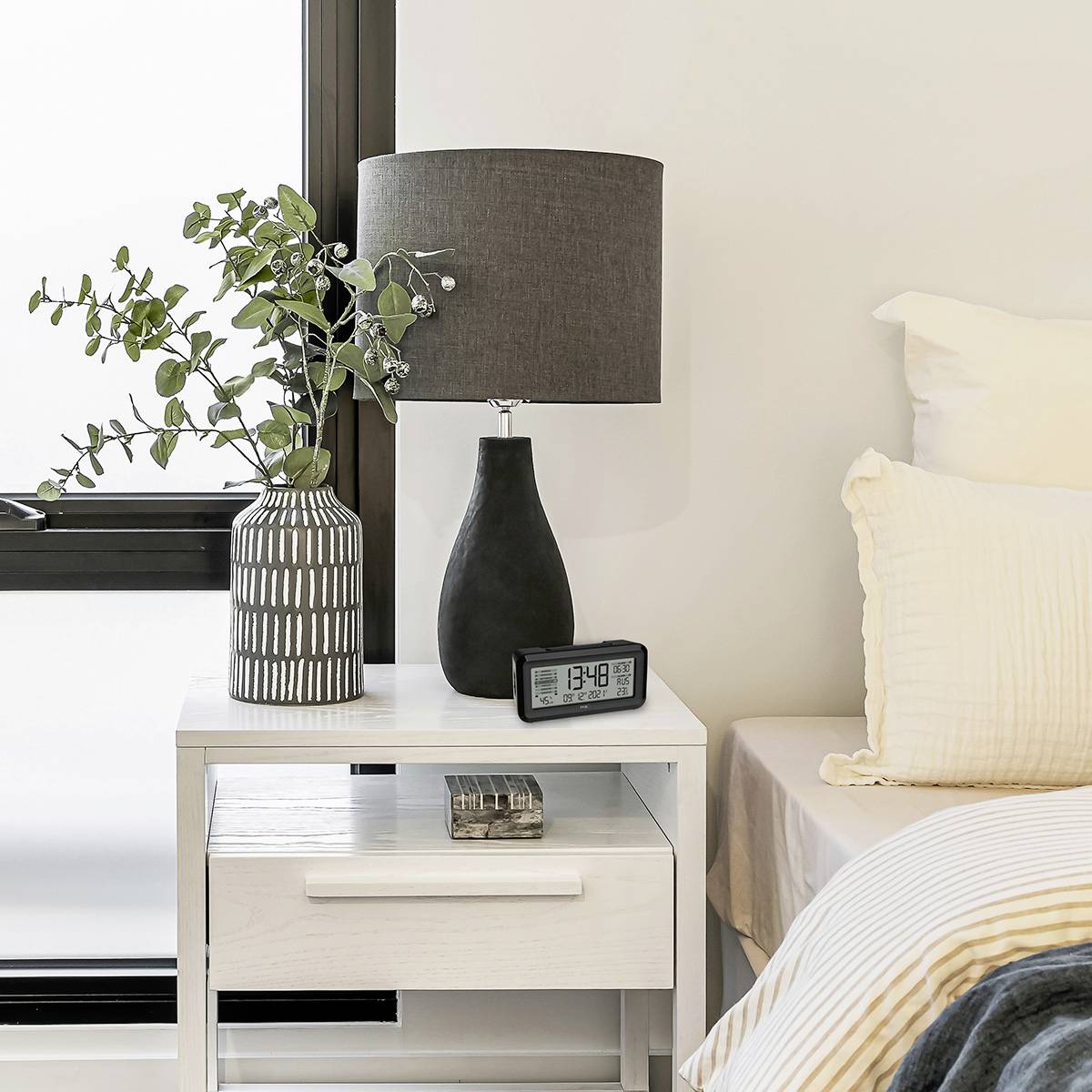 TFA Dostmann 60.2562.01 Funk Wecker Schwarz, Silber Alarmzeiten 2 Großes Display