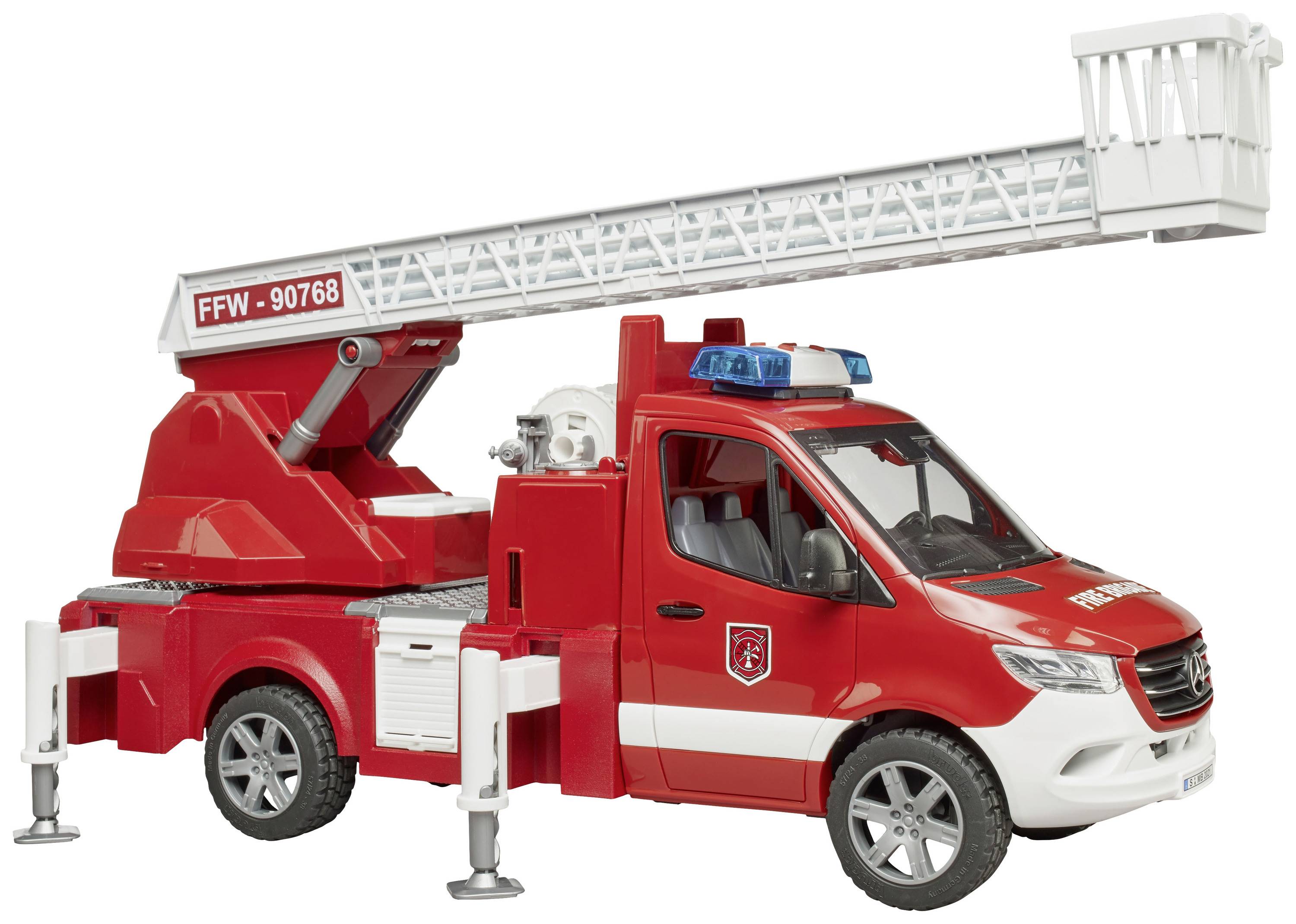 Rotes Spielzeug-Feuerwehrfahrzeug mit ausgefahrener Leiter; Modellnummer 'FFW-90768' sichtbar; blaues Warnlicht auf dem Dach.