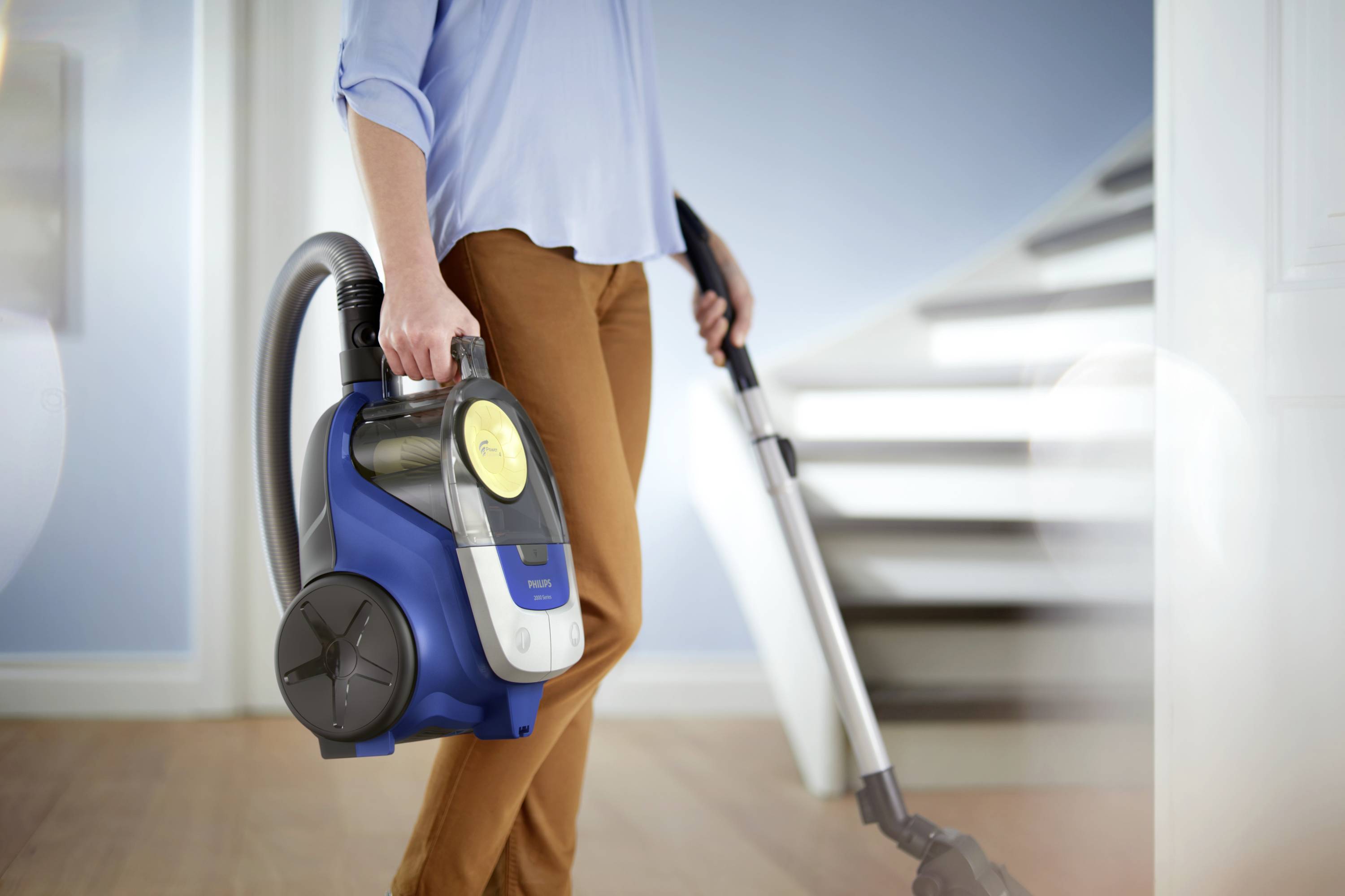 Philips Home Serie 2000 XB2125/09 Staubsauger 750 W Beutellos