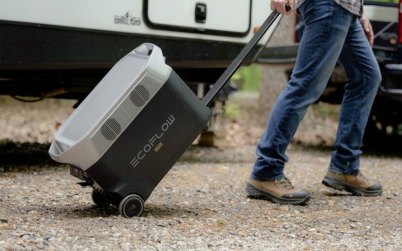 ECOFLOW Delta Pro Powerstation LiFe Schwarz mit Laderegler