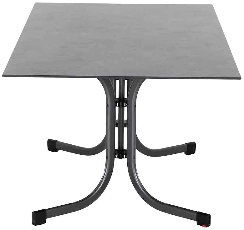 Ein rechteckiger Tisch mit Metallbeinen und einer glatten, dunklen Tischplatte.