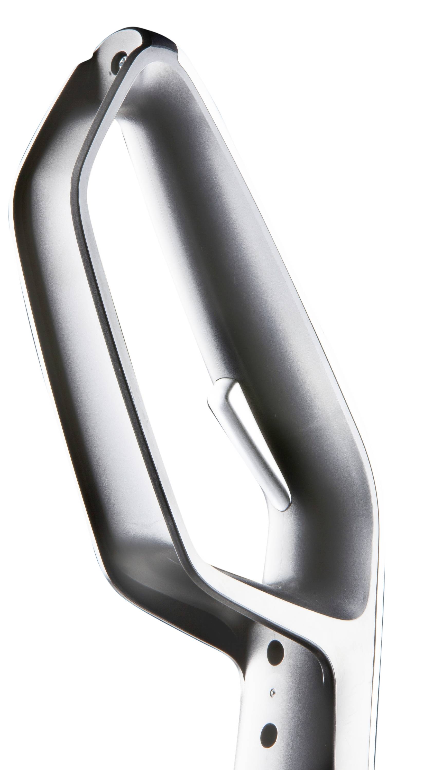 Ein detailreiches Bild eines ergonomischen, modernen Griffs eines technischen Geräts. Der Griff ist aus silbernem Metall.
