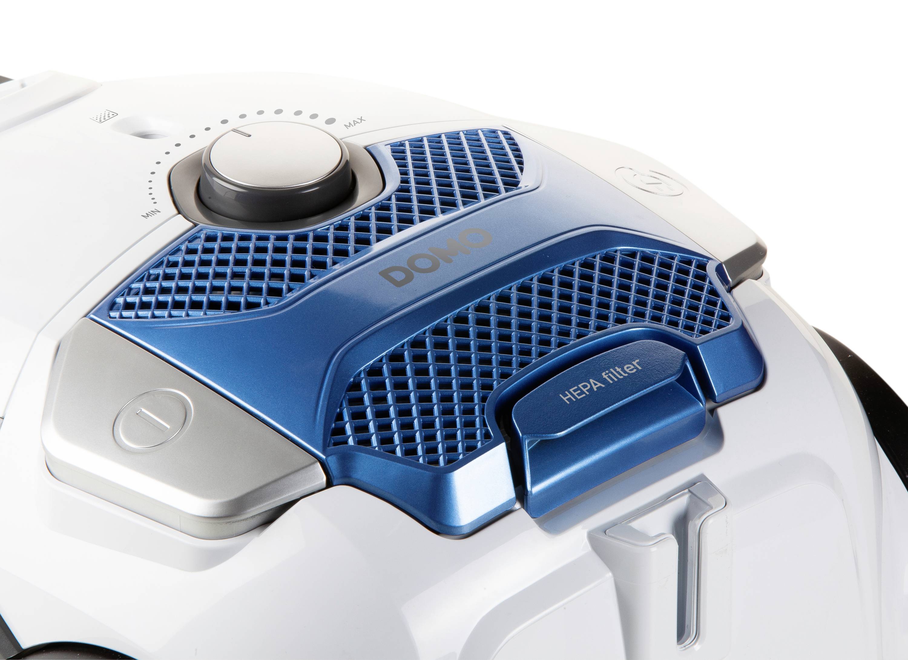 Ein Staubsauger mit blau-weißem Design, Markenname auf der Oberfläche, Drehregler und HEPA-Filter.