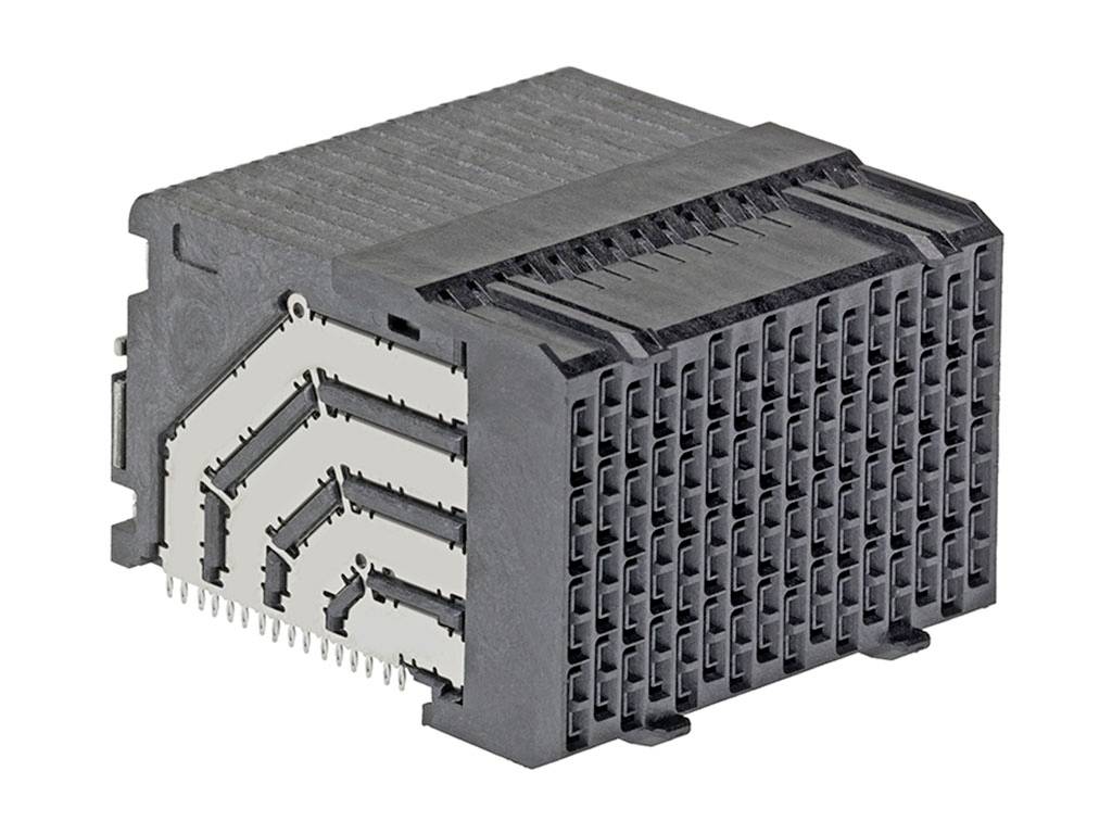 Ein schwarzer elektronischer Steckverbinder mit vielen parallelen Anschlüssen.