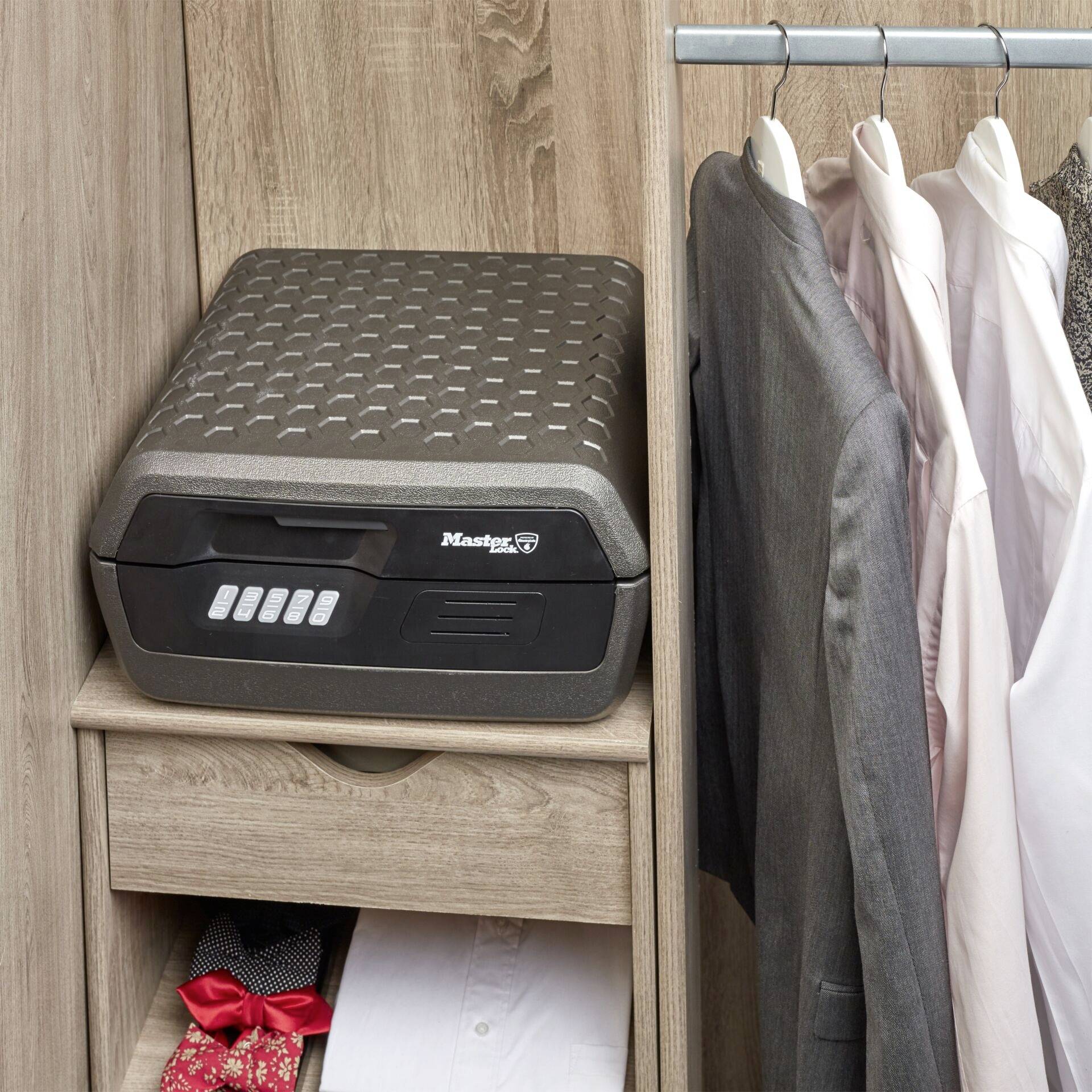 Master Lock P56069 CHW30300EURHRO Feuerschutztresor Zahlenschloss