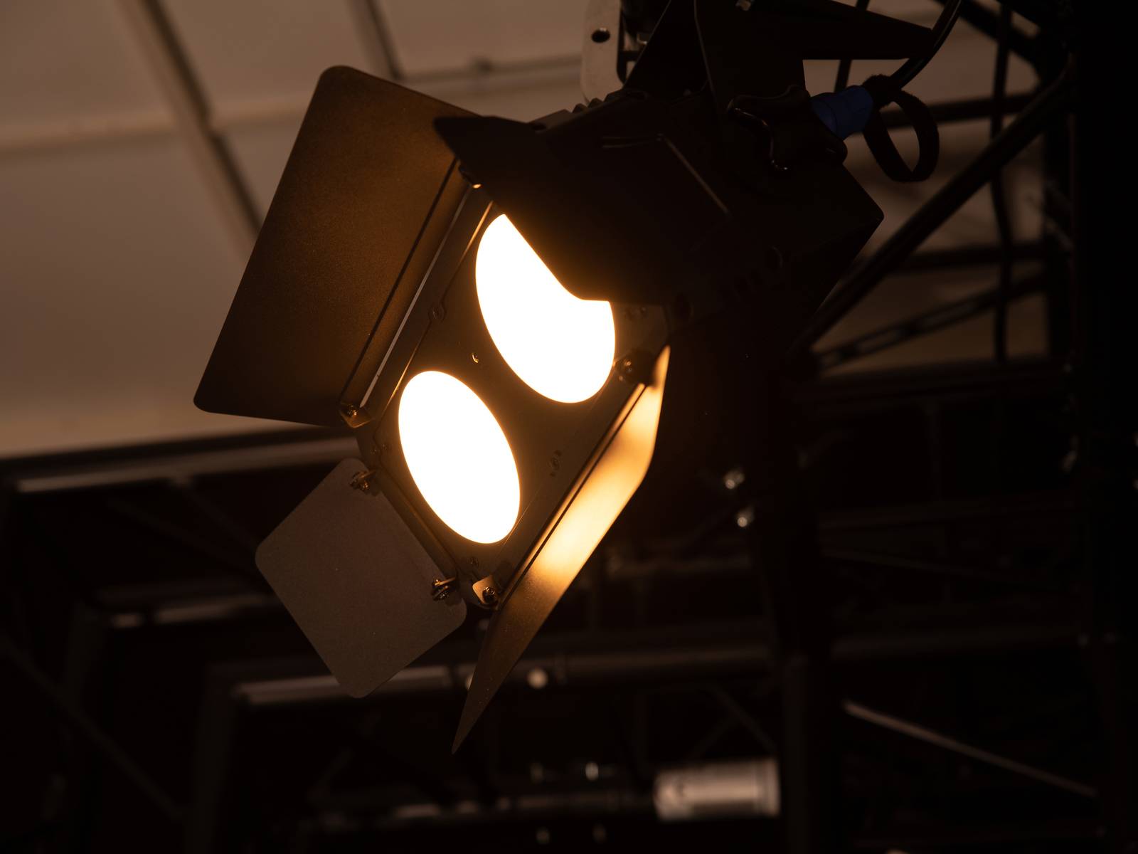 Eurolite 51930272 LED CBB-2 WW/CW Fairlight DMX LED-Effektstrahler