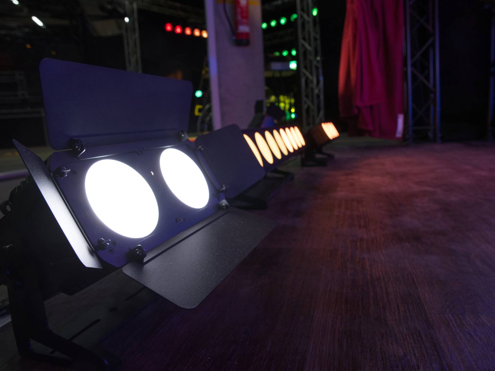 Eurolite 51930272 LED CBB-2 WW/CW Fairlight DMX LED-Effektstrahler