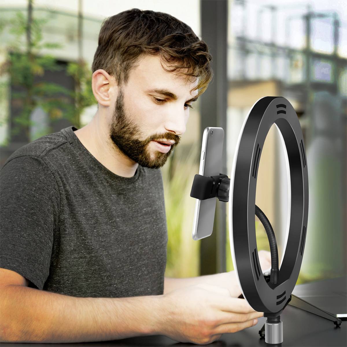 LogiLink Ring Light Ø 25 cm Lichtstativ EEK E (A - G) inkl. Smartphonehalter, Integriertes Stativ, Kugelkopf
