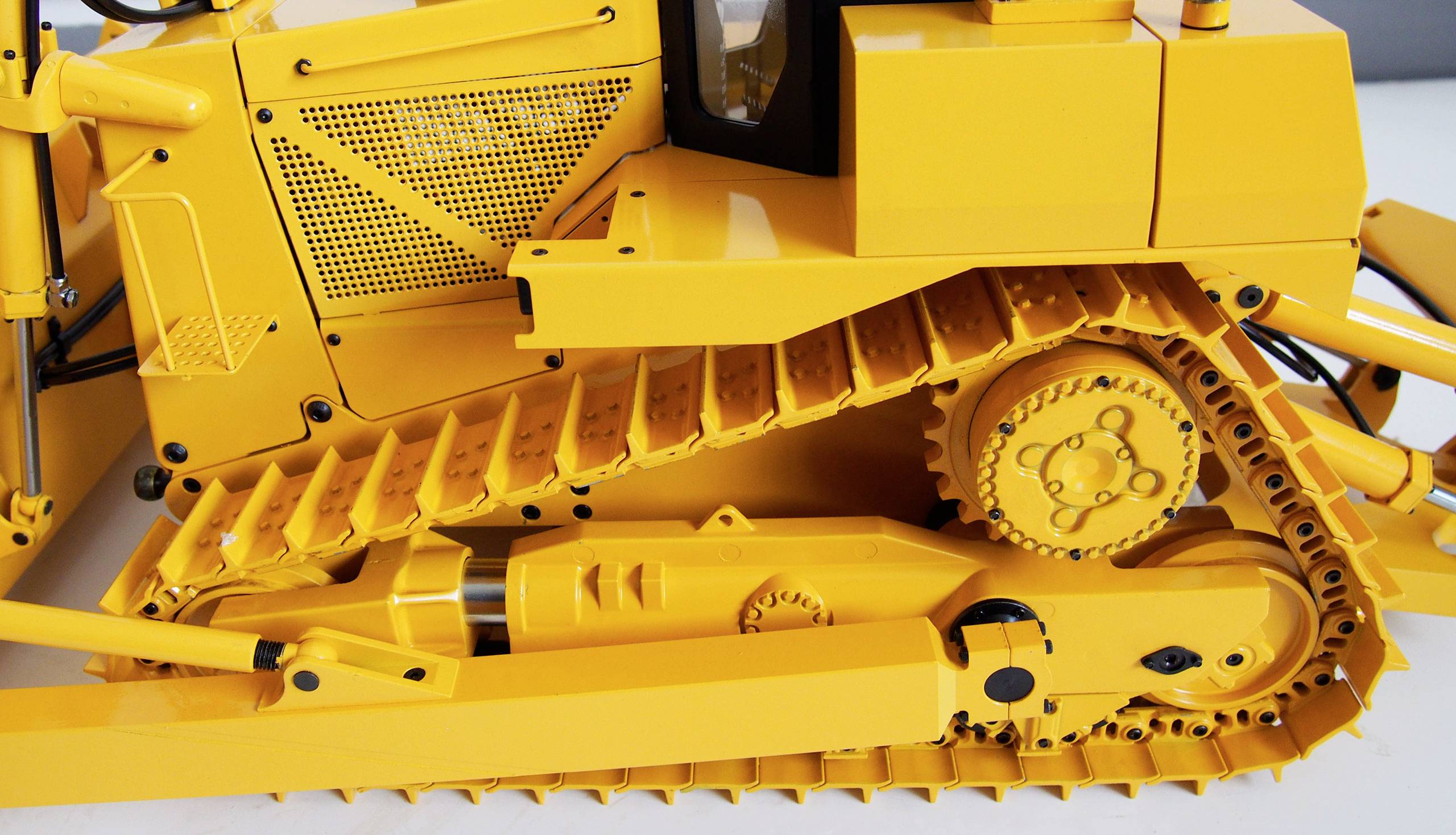 Amewi 22548 Hydraulik Planierraupe GB261H 1:14 Elektro RC Funktionsmodell RtR