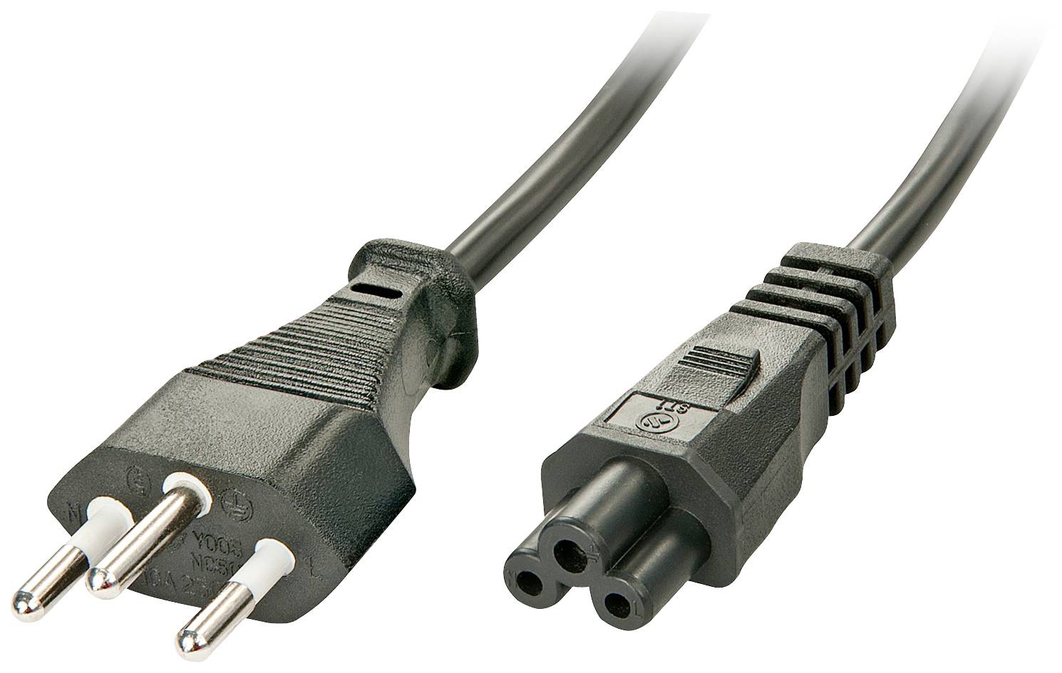 Schwarzes Netzkabel mit einem dreipoligen Stecker auf der linken Seite und einem dreipoligen Buchsenstecker auf der rechten Seite.