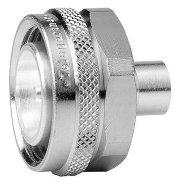 Ein silbernes, metallisches Adapterventil mit einem Sechskant-Profil und einem eingesetzten Ring, verwendet zur Verbindung von Rohren.