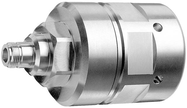 Ein Metallventil mit komplexer Form und mehreren Abschnitten, vermutlich für industrielle Anwendungen.