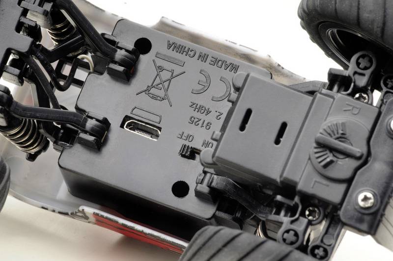 Absima Big Foot Weiß 1:32 RC Modellauto Elektro Monstertruck Heckantrieb (2WD) RtR 2,4 GHz inkl. Ak